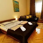 P&j Grodzka Apartment