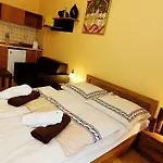 P&j Grodzka Apartment *