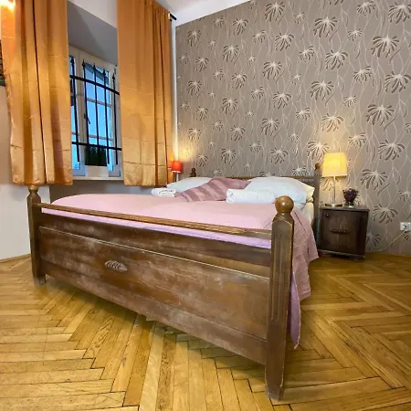 P&j Stolarska Apartment