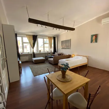 P&j Stolarska Apartment