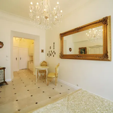 P&j Stolarska Apartment