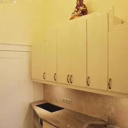 P&j Stolarska Apartment