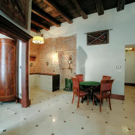 P&j Stolarska Apartment